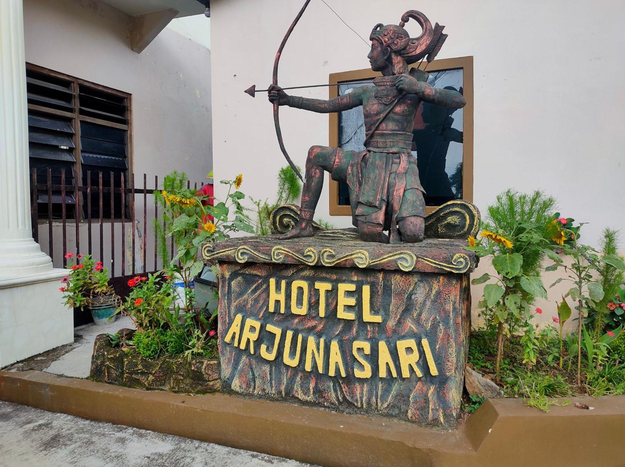 Hotel Arjuna Sari Bandungan Exterior photo